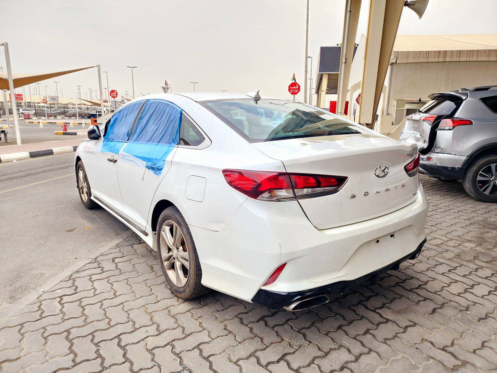 2019 HYUNDAI SONATA — 98863 KM — Lot 81692044 — Souq - Marhaba Auctions Used Cars - Image 4