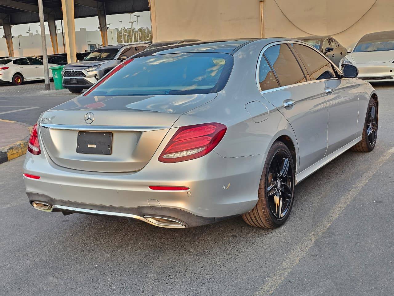 2017 MERCEDES BENZ E-300 — 43477 Miles — Lot A046531 — Souq - Marhaba Auctions Used Cars - Image 6
