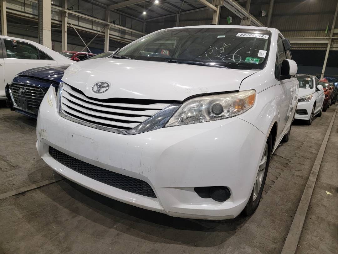 2015 TOYOTA SIENNA — 207303 Miles — Lot C2FS538861 — Main - Marhaba Auctions Used Cars - Image 5