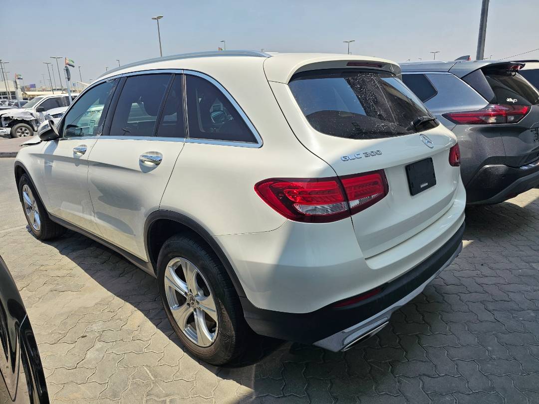 MERCEDES BENZ GLC-300