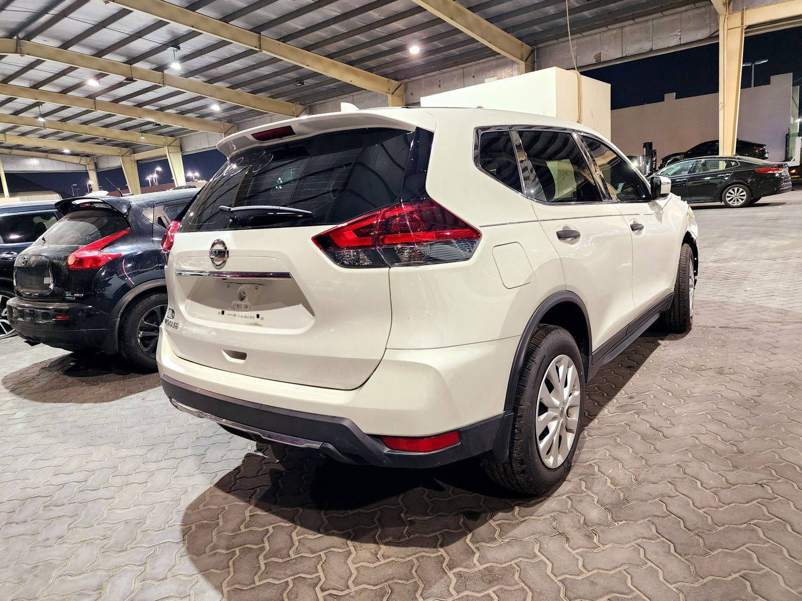2018 NISSAN ROGUE — 129748 KM — Lot 84789444 — Souq - Marhaba Auctions Used Cars - Image 3