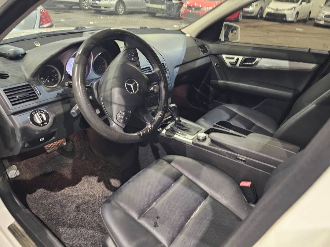 2010 MERCEDES BENZ C200 — 173704 KM — Lot 8AA403374 — Main - Marhaba Auctions Used Cars - Image 8