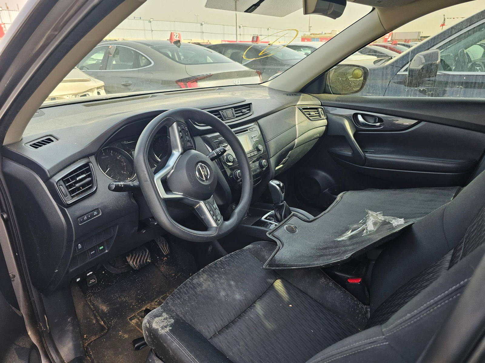 NISSAN ROGUE 2017 - Marhaba Auction Used Cars - Image 6