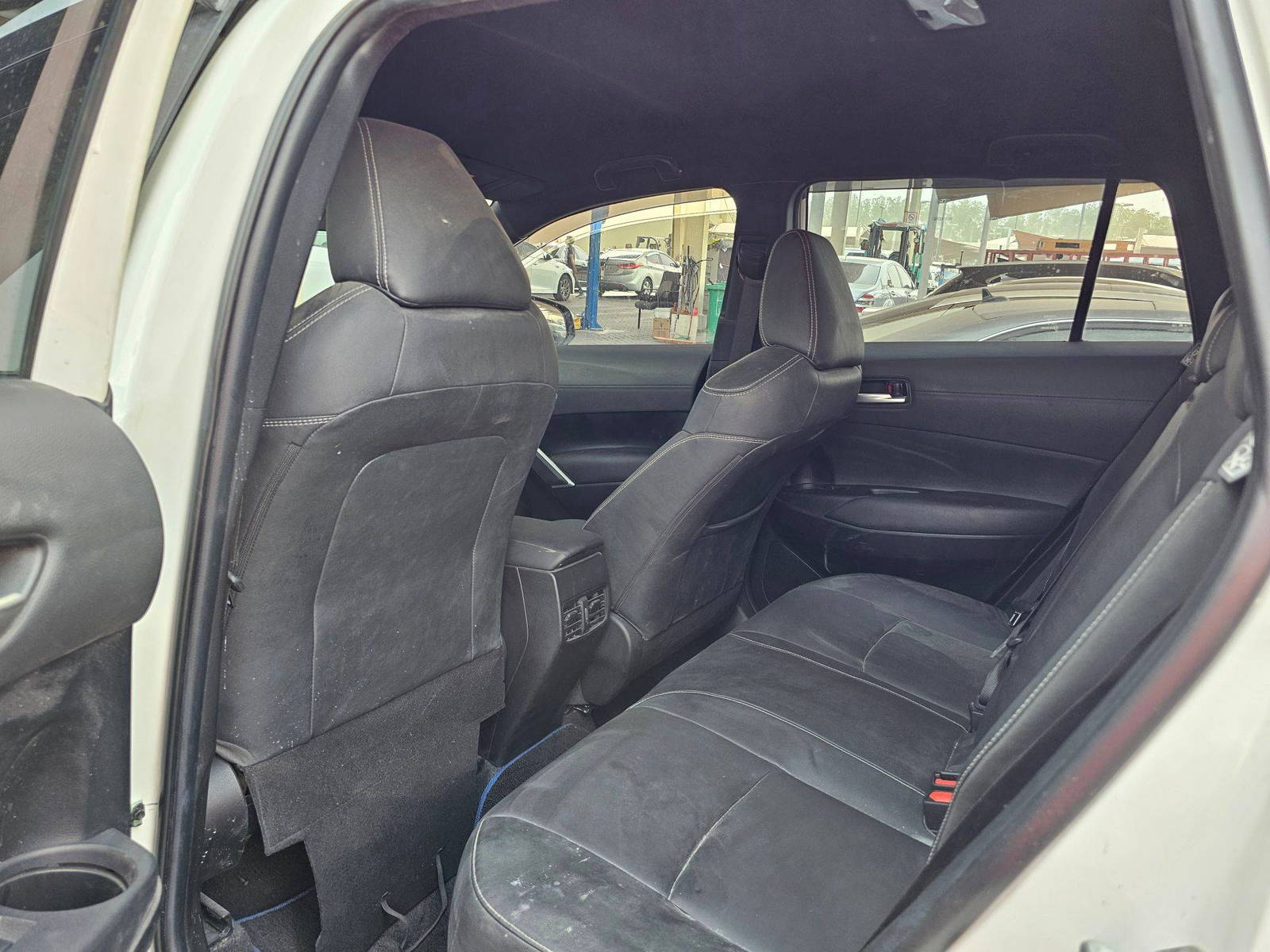 2021 TOYOTA COROLLA CROSS L — 58301 KM — Lot 5011 — Souq - Marhaba Auctions Used Cars - Image 6