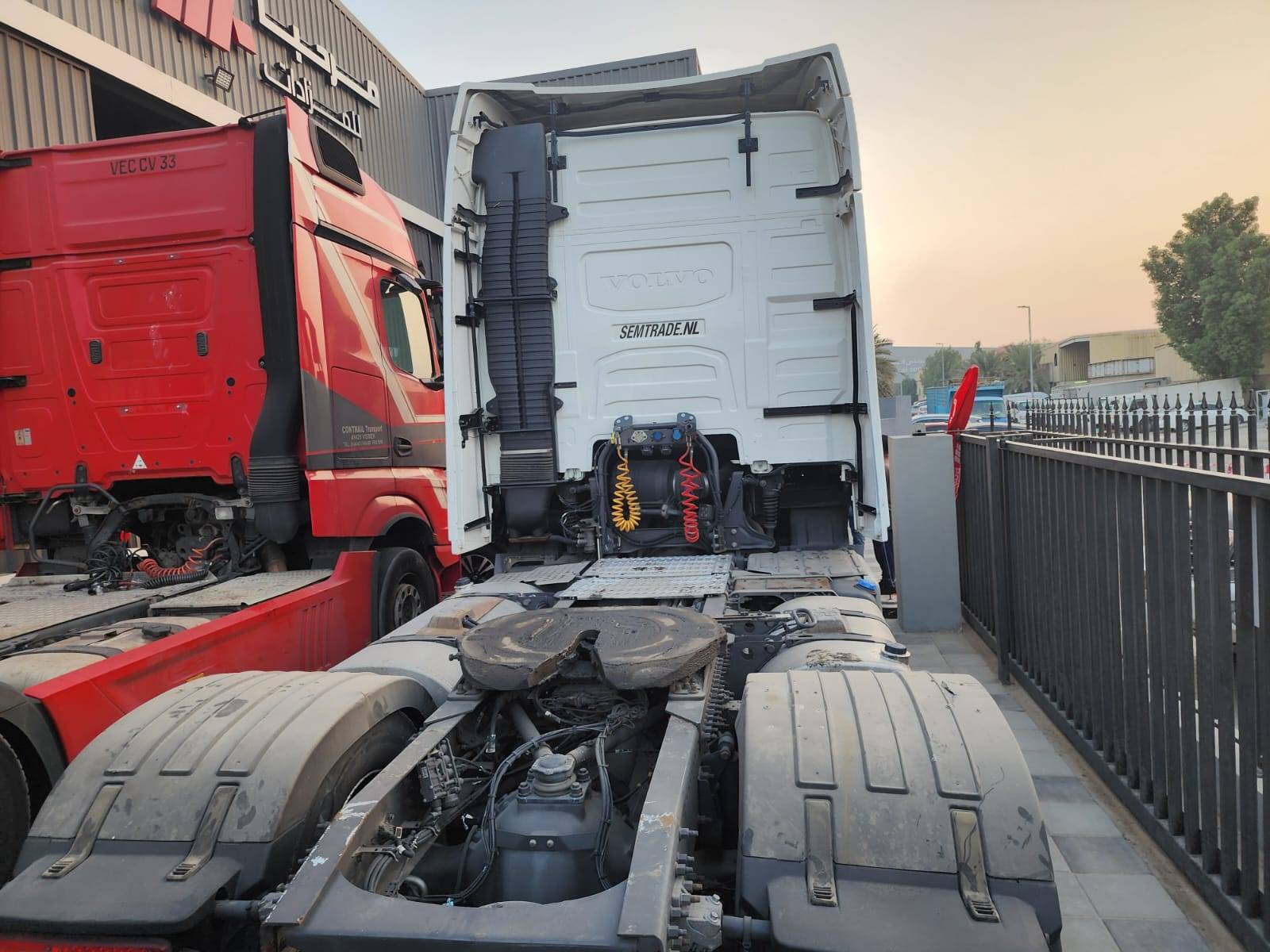 2016 VOLVO FH-Series — 1054393 KM — Lot 48354 — Al Quoz - Marhaba Auctions Used Cars - Image 5