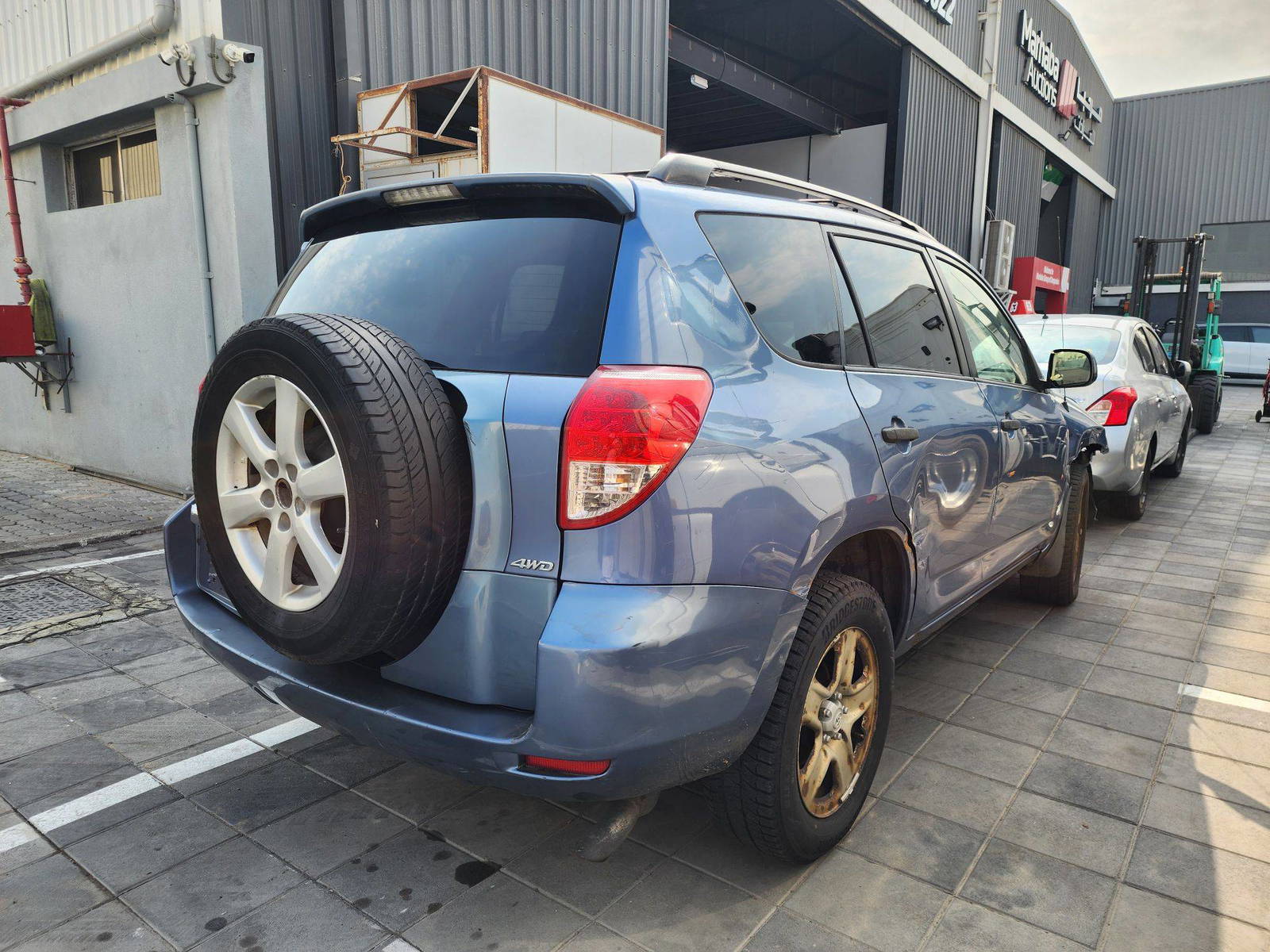 2007 TOYOTA RAV4 — 278196 Miles — Lot 215478 — Souq - Marhaba Auctions Used Cars - Image 4