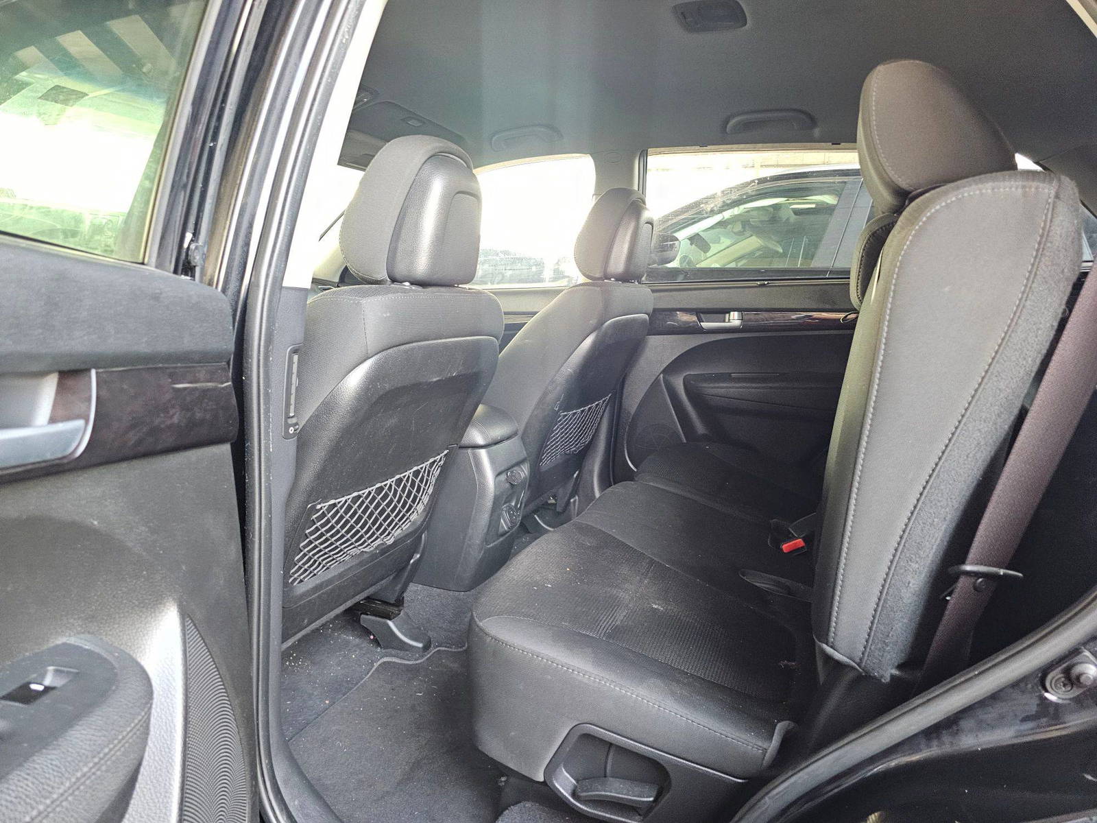 2015 KIA SORENTO — 123057 Miles — Lot 1393171 — Souq - Marhaba Auctions Used Cars - Image 6