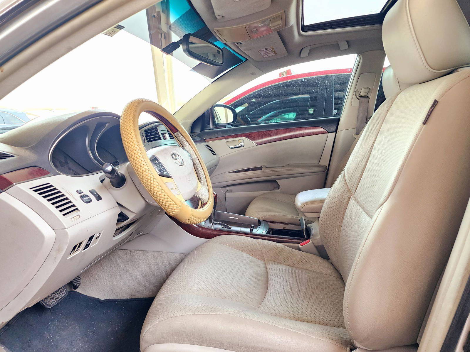 2011 TOYOTA AVALON — 153772 Miles — Lot BXBU392539 — Souq - Marhaba Auctions Used Cars - Image 9