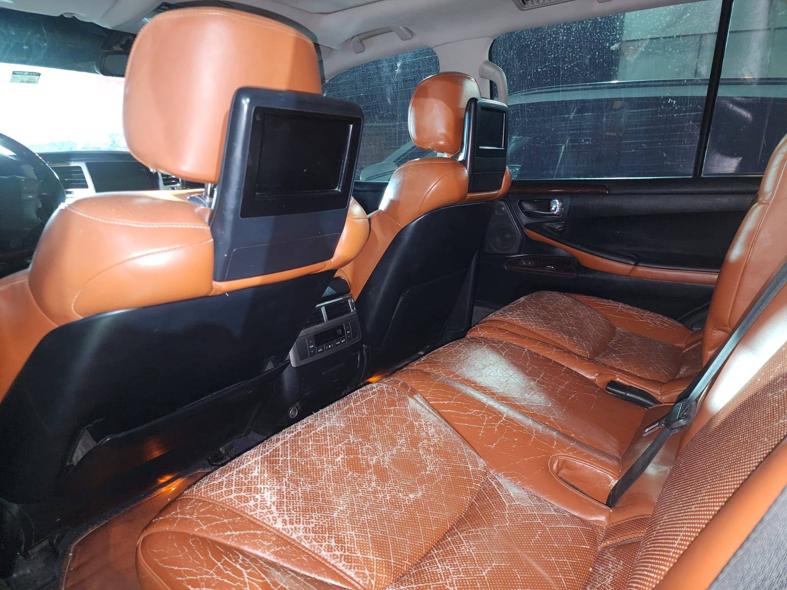 2012 LEXUS LX 570 — 349847 KM — Lot 084989 - Marhaba Auctions Used Cars - Image 11
