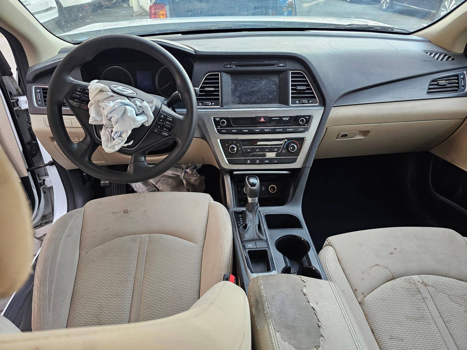 2017 HYUNDAI SONATA — 170703 Miles — Lot F2HH457074 — Souq - Marhaba Auctions Used Cars - Image 7