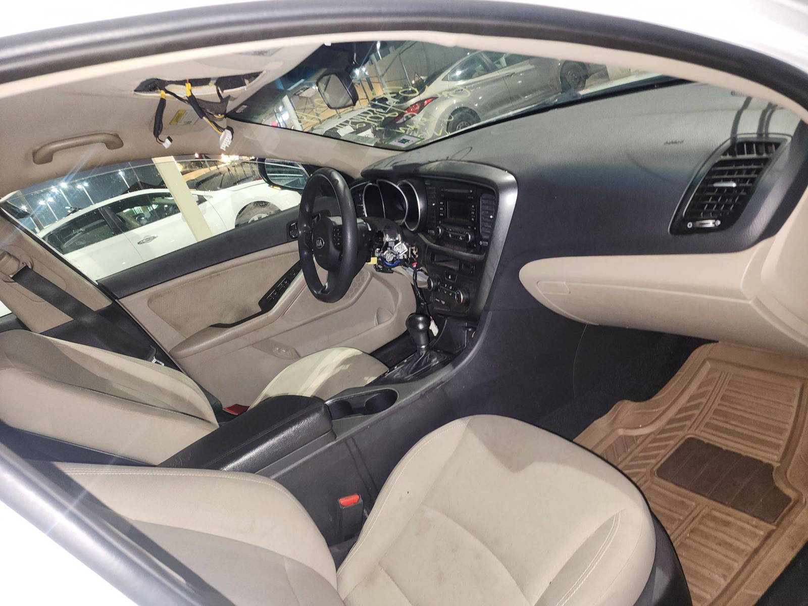 2015 KIA OPTIMA — 111114 Miles — Lot 50972154 — Souq - Marhaba Auctions Used Cars - Image 5