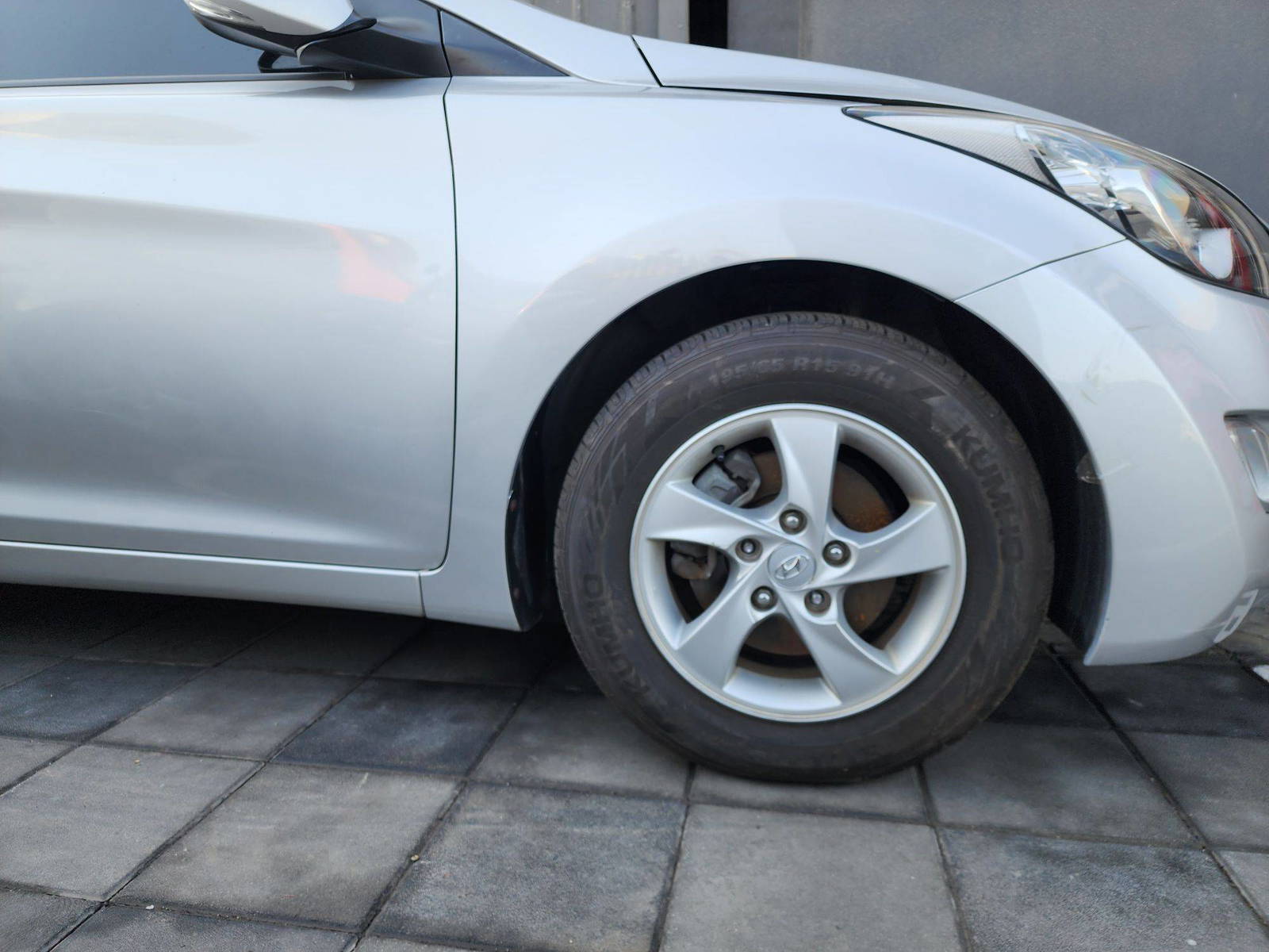 2011 HYUNDAI AVANTE — 95106 KM — Lot 122310 — Al Quoz - Marhaba Auctions Used Cars - Image 11
