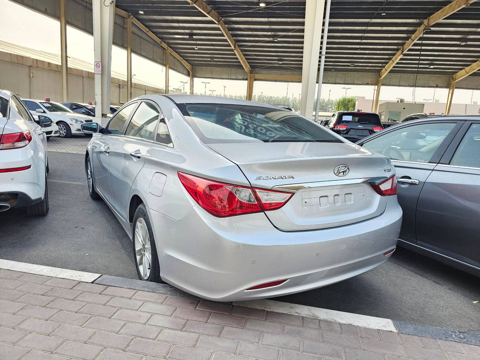 2011 HYUNDAI SONATA — 113597 KM — Lot A331519 — Souq - Marhaba Auctions Used Cars - Image 4