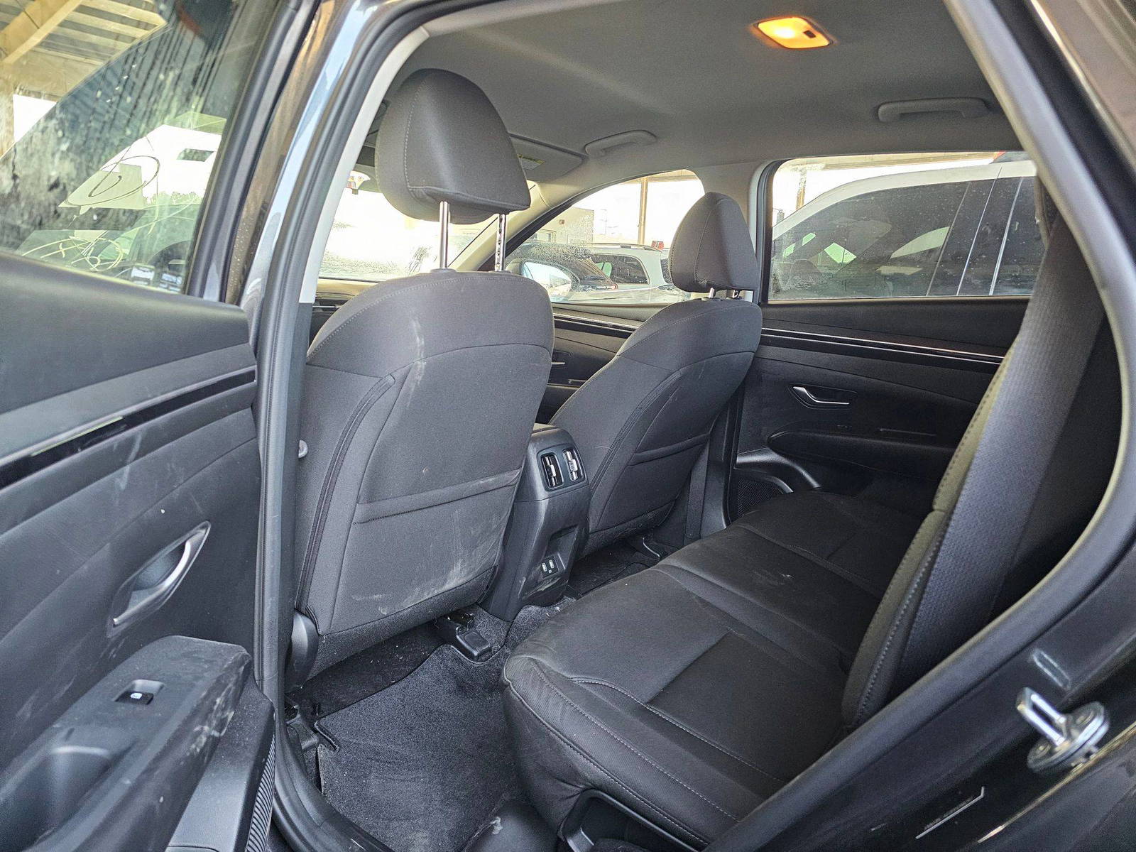 2023 HYUNDAI TUCSON — sold — 11450 Miles — Lot E0PH288297 — Souq - Marhaba Auctions Used Cars - Image 5