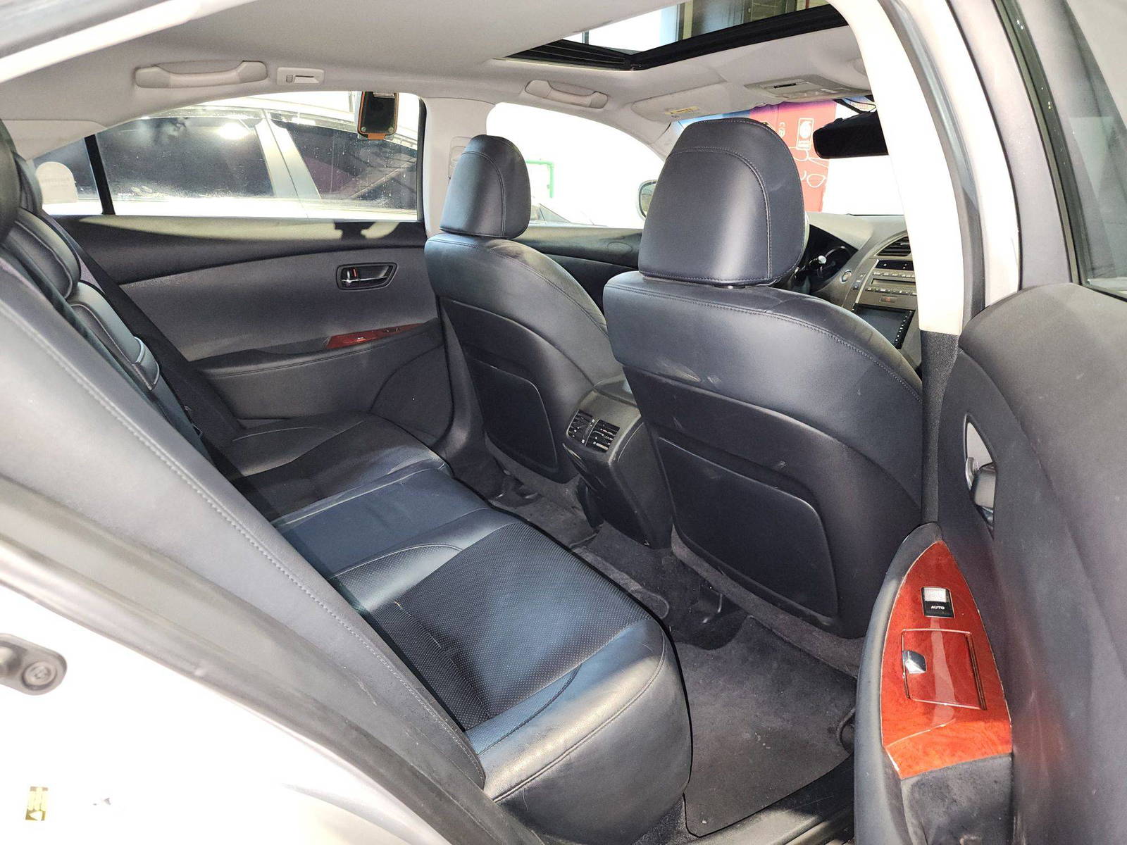 2007 LEXUS ES 350 — 165019 KM — Lot 044832 — Al Quoz - Marhaba Auctions Used Cars - Image 7