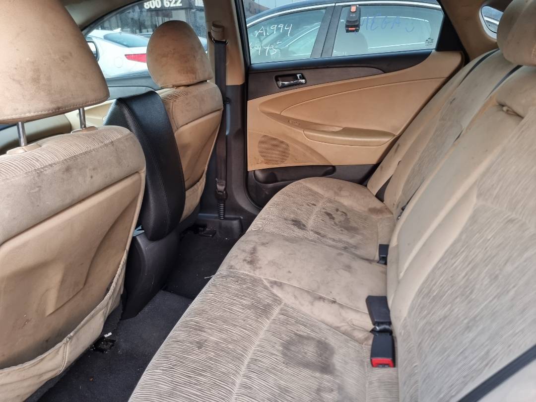 2011 HYUNDAI SONATA — 220064 Miles — Lot H269704 — Ind. 12 - Marhaba Auctions Used Cars - Image 7