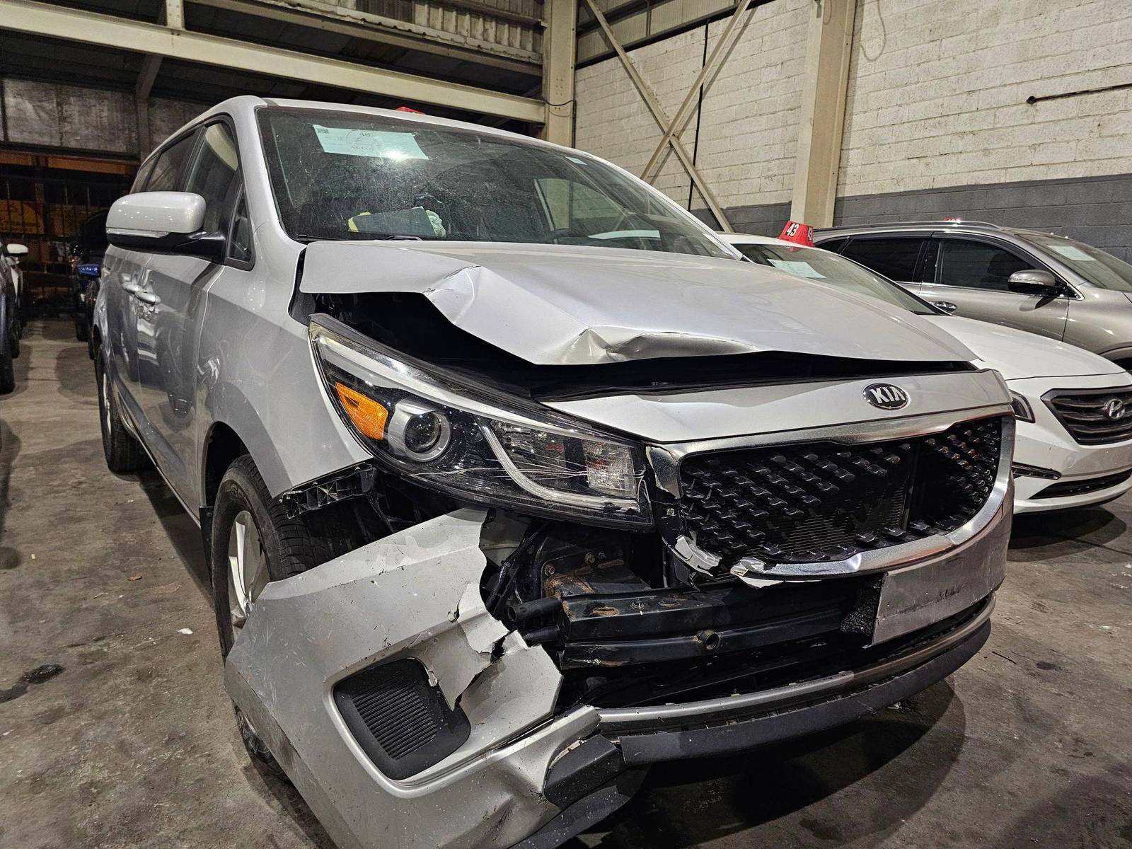 KIA SEDONA 2016 - Marhaba Auction Used Cars - Image 4