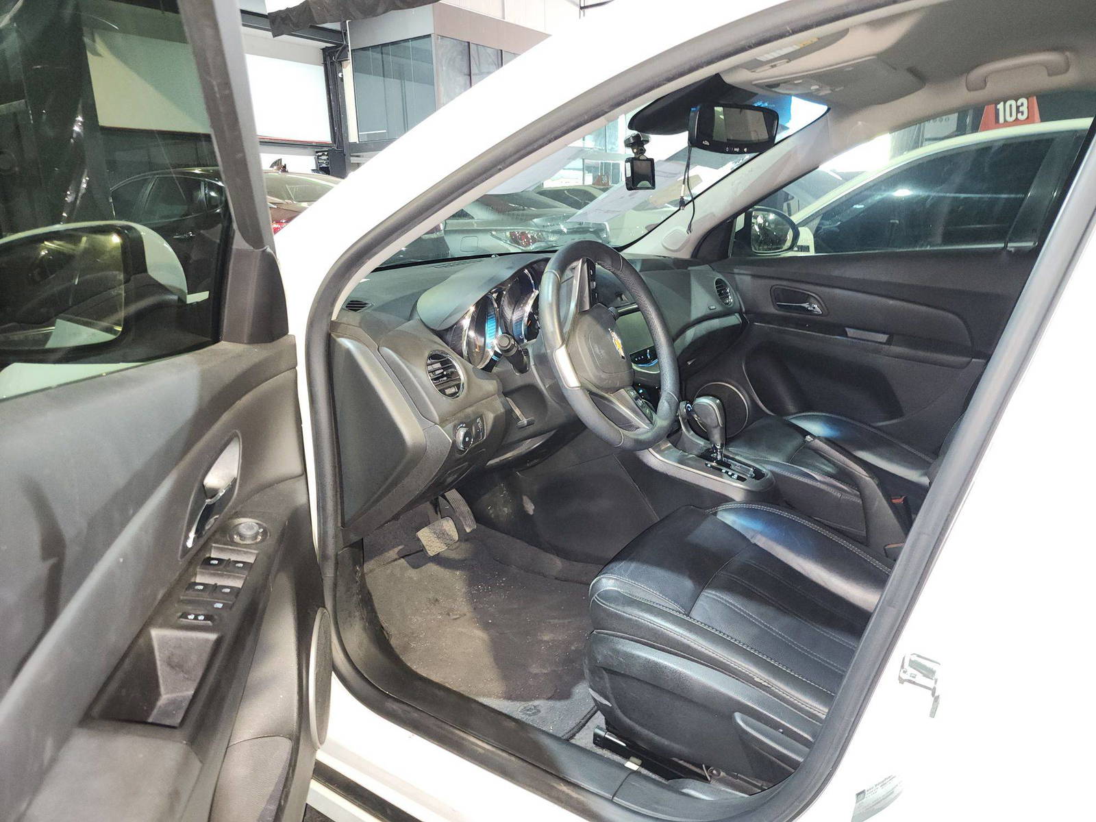 2015 CHEVROLET CRUIZE — 165862 KM — Lot 025920 — Al Quoz - Marhaba Auctions Used Cars - Image 9