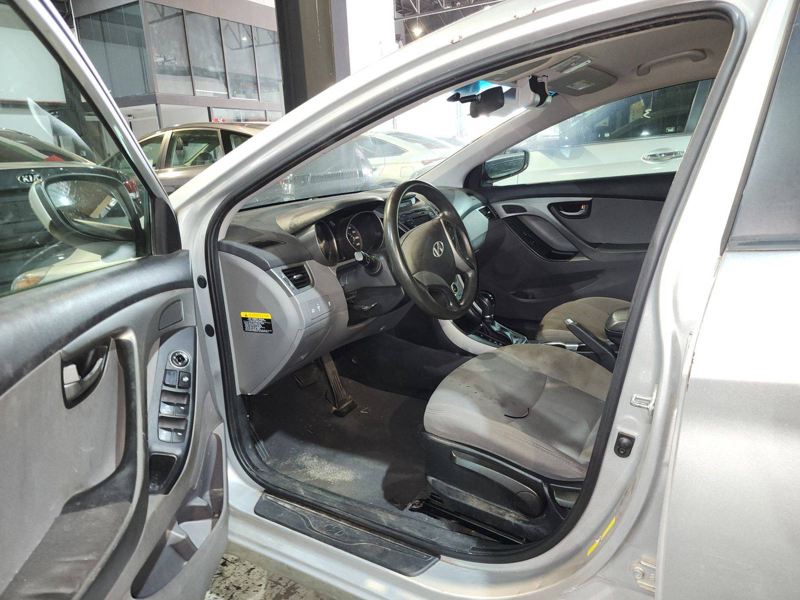 2015 HYUNDAI ELANTRA — 175931 Miles — Lot 348064 — Al Quoz - Marhaba Auctions Used Cars - Image 9