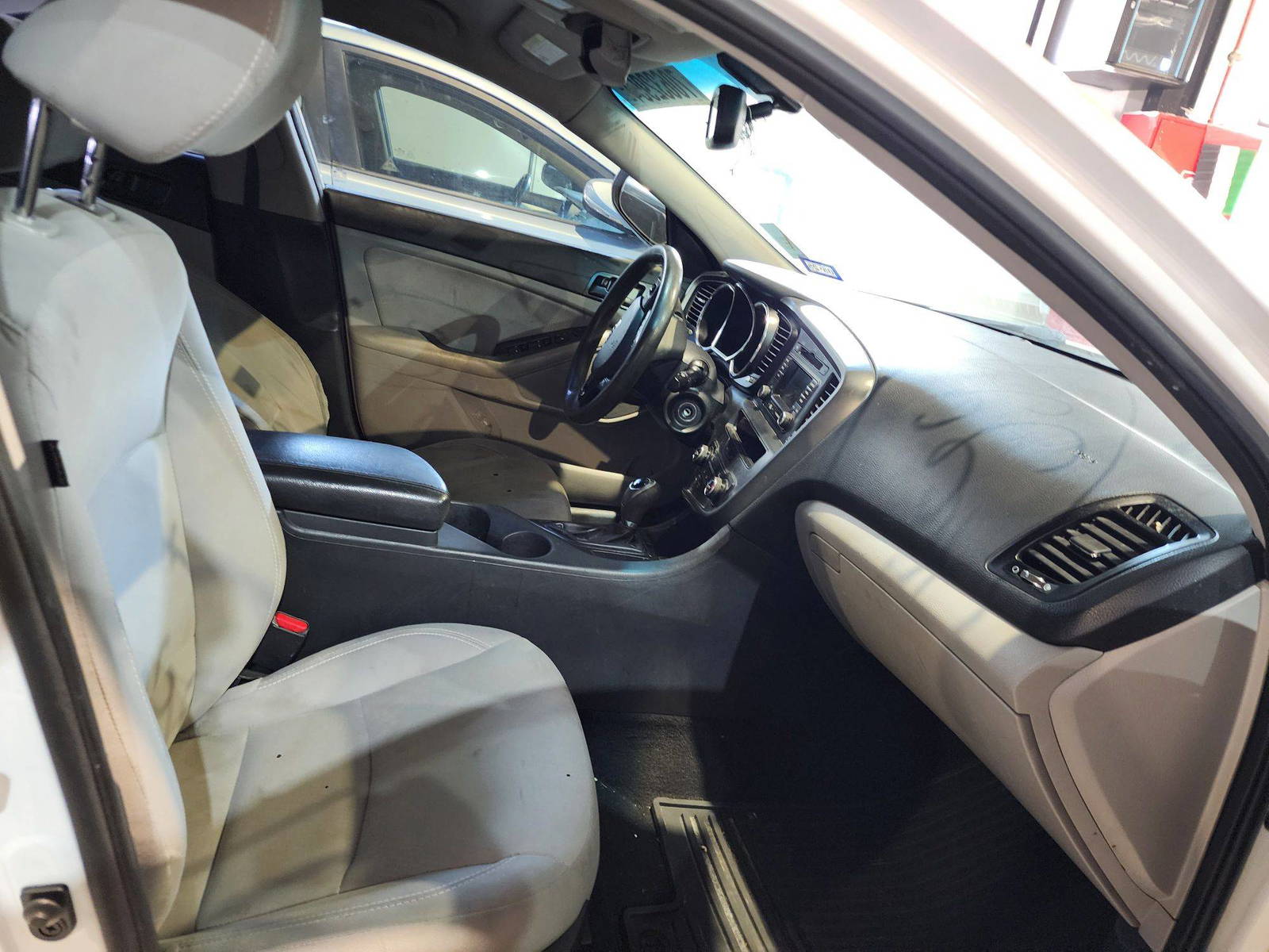 2013 KIA OPTIMA — 198399 Miles — Lot 70632954 — Souq - Marhaba Auctions Used Cars - Image 9