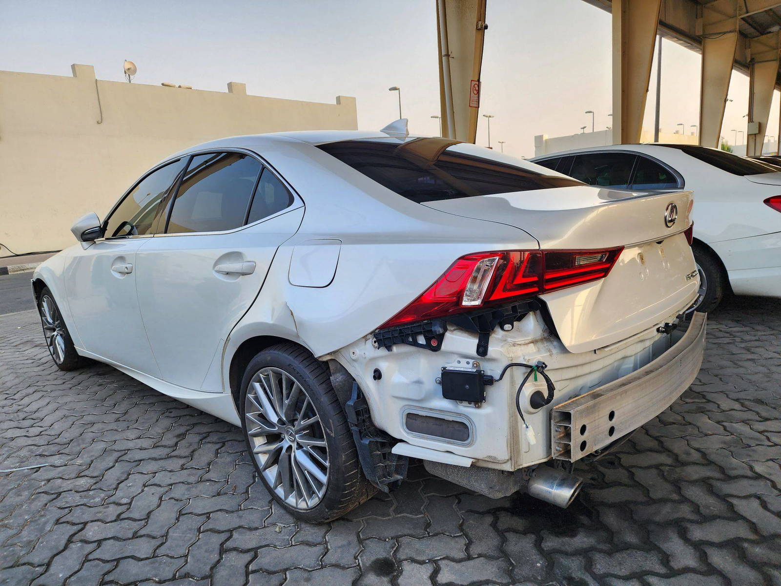 2016 LEXUS IS 200T — 91640 Miles — Lot G5026087 — Souq - Marhaba Auctions Used Cars - Image 4