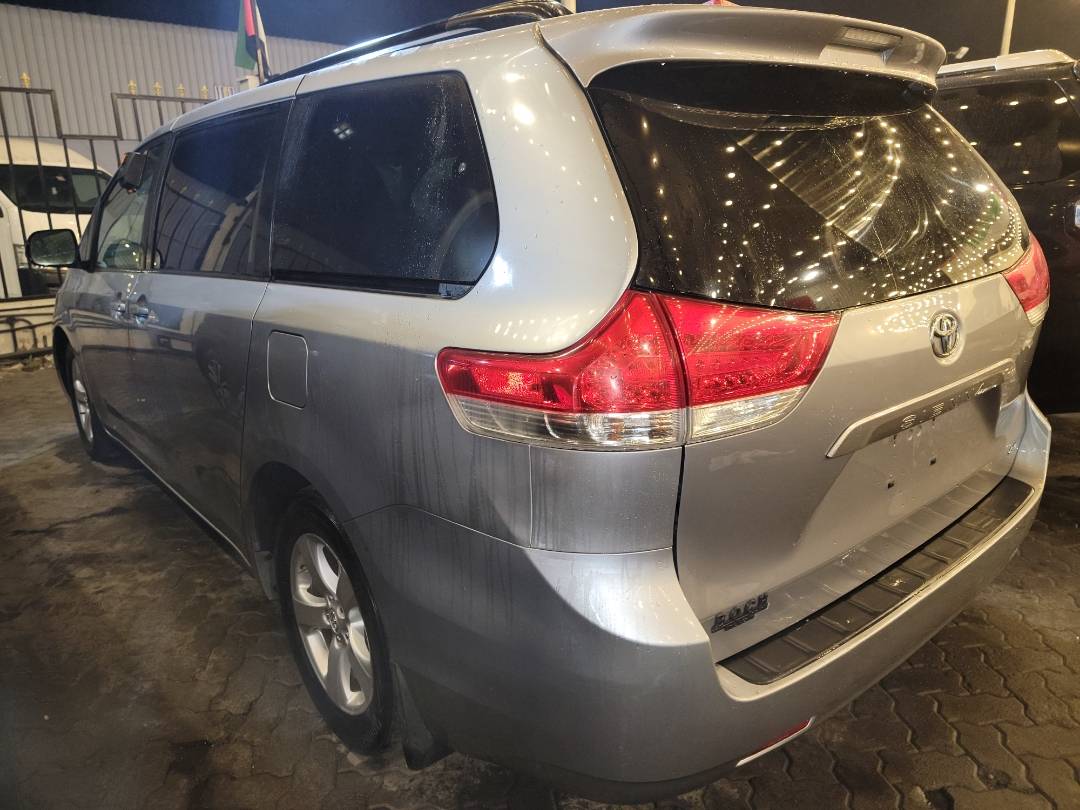 2011 TOYOTA SIENNA — 261912 Miles — Lot 073357 - Marhaba Auctions Used Cars - Image 7