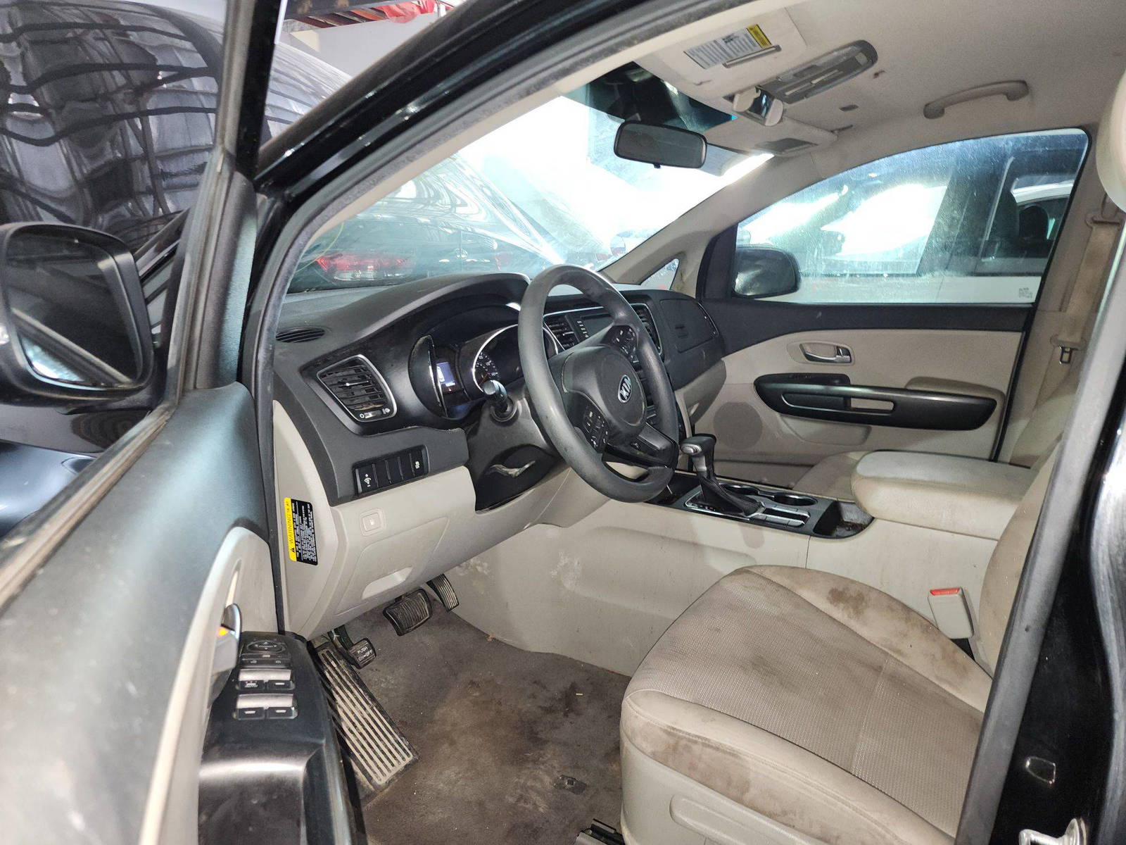 2020 KIA SEDONA — 120059 Miles — Lot 588253 — Al Quoz - Marhaba Auctions Used Cars - Image 9