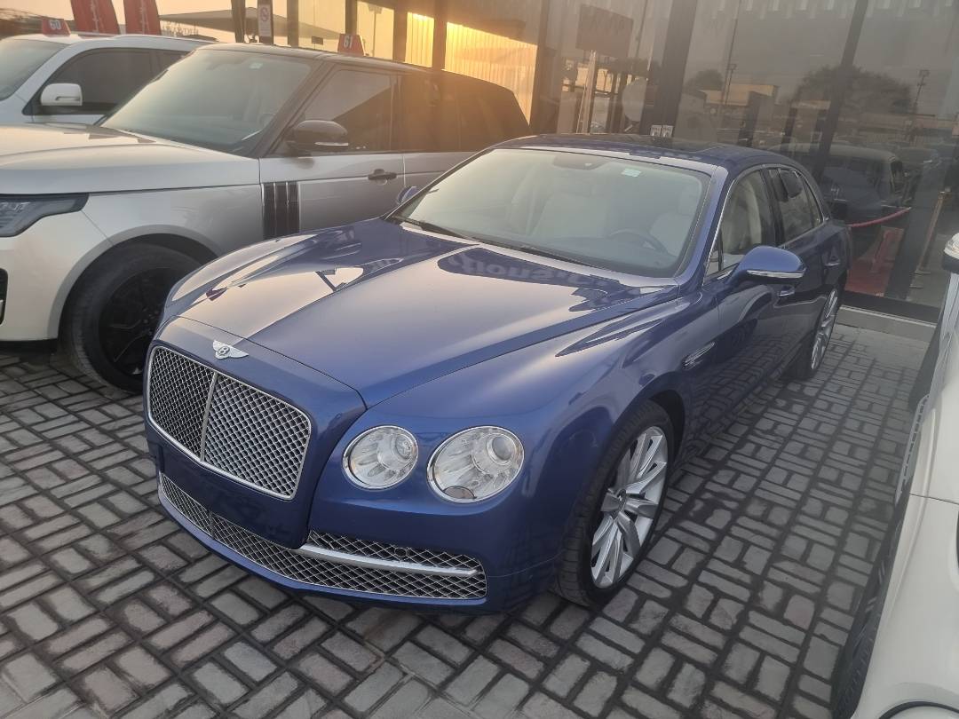 Bentley FLYING SPUR V8 2014 view 2