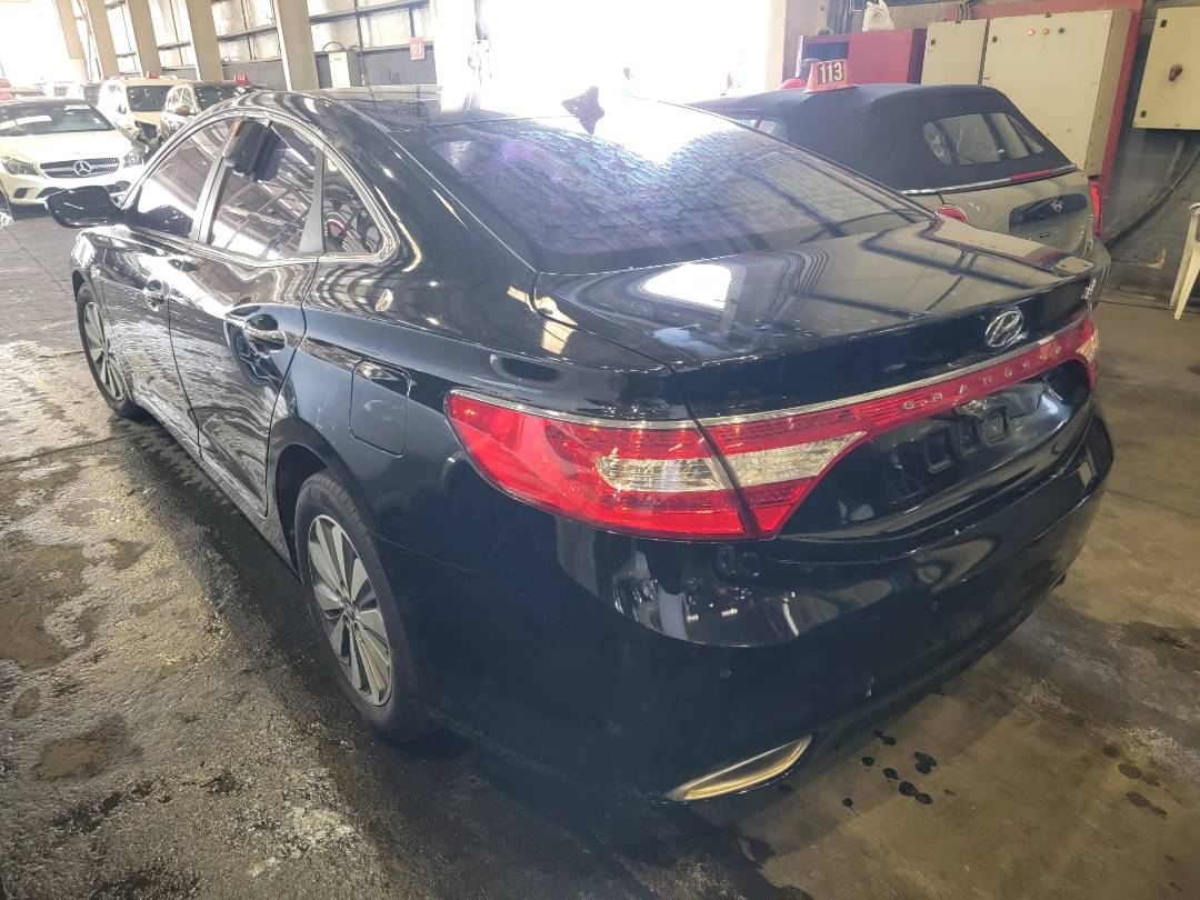 2015 HYUNDAI GRANDEUR — 317748 KM — Lot FA008130 — Main - Marhaba Auctions Used Cars - Image 6