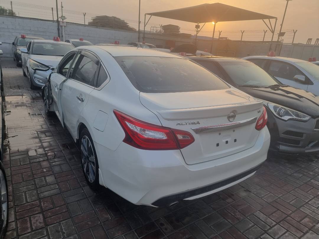 2016 NISSAN ALTIMA — 114141 Miles — Lot C290811 — Ind. 12 - Marhaba Auctions Used Cars - Image 4