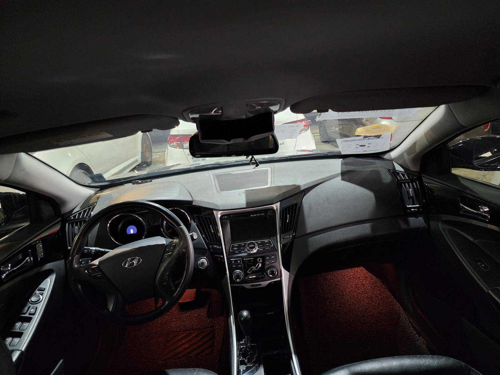 2010 HYUNDAI SONATA — 182946 KM — Lot 017374 — Al Quoz - Marhaba Auctions Used Cars - Image 8
