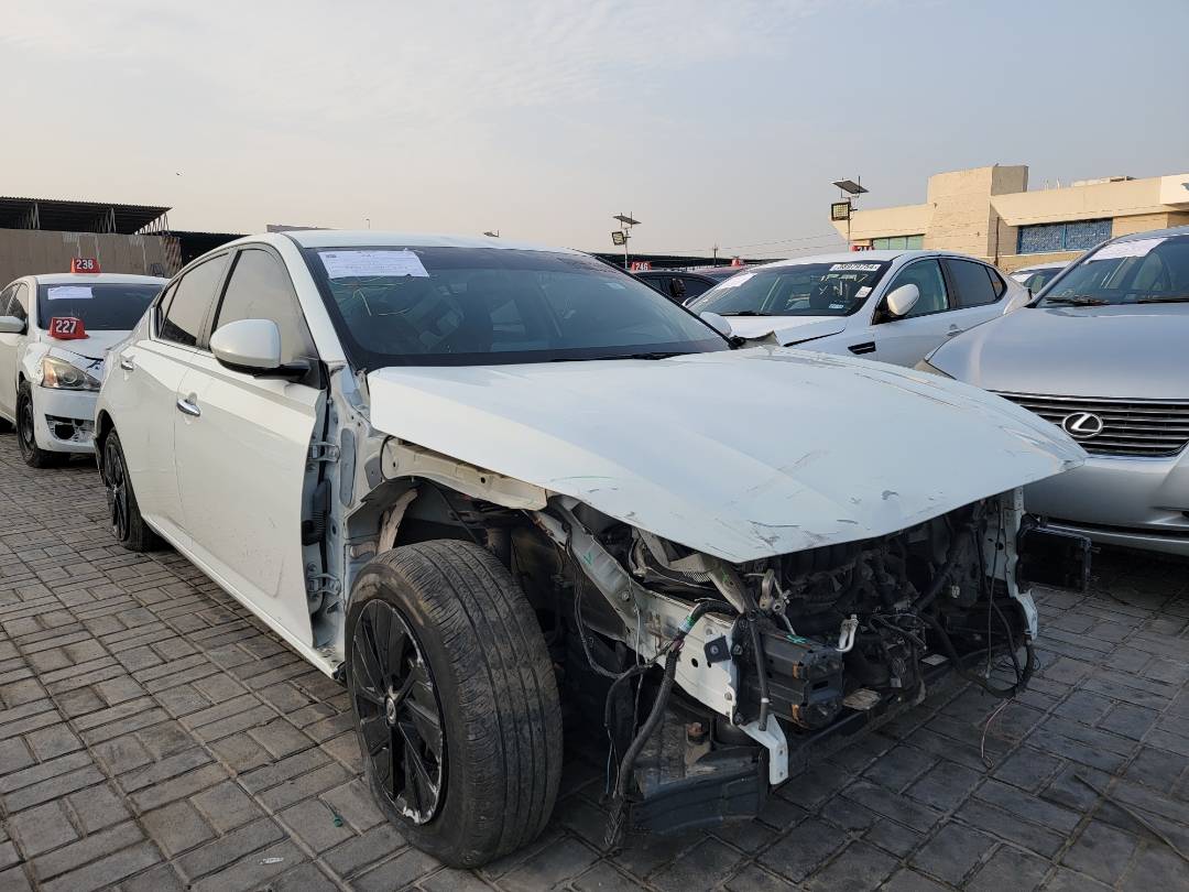 2020 NISSAN ALTIMA — 95740 Miles — Lot LC195961 — Souq - Marhaba Auctions Used Cars - Image 4