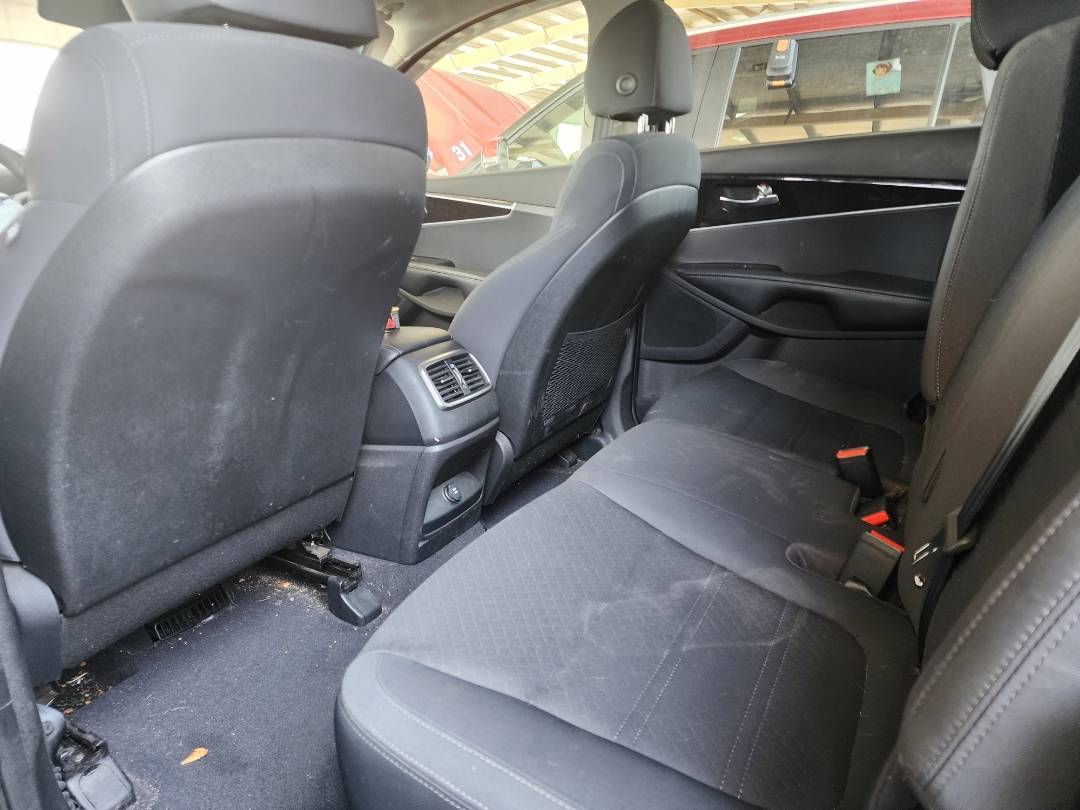 2018 KIA SORENTO — 122598 Miles — Lot 60399383 — Souq - Marhaba Auctions Used Cars - Image 7