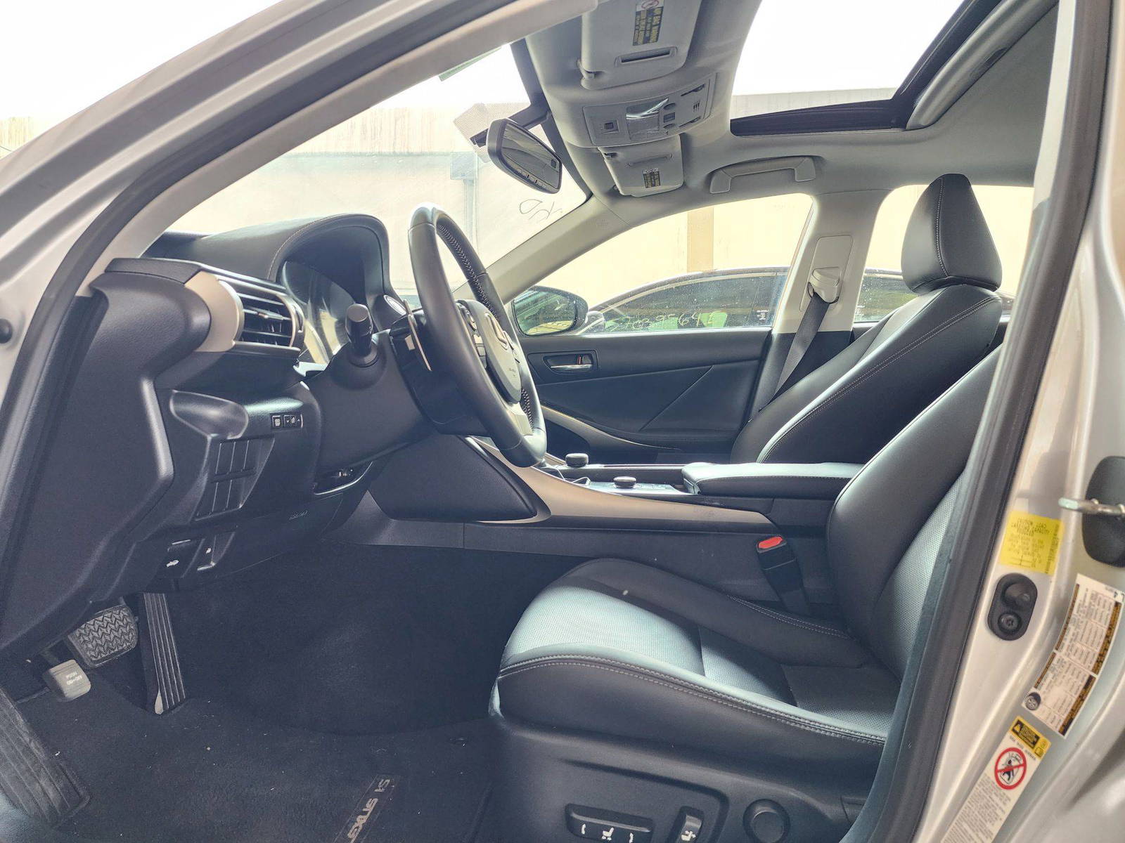 2014 LEXUS IS 250 — 131320 Miles — Lot 53085104 — Souq - Marhaba Auctions Used Cars - Image 9