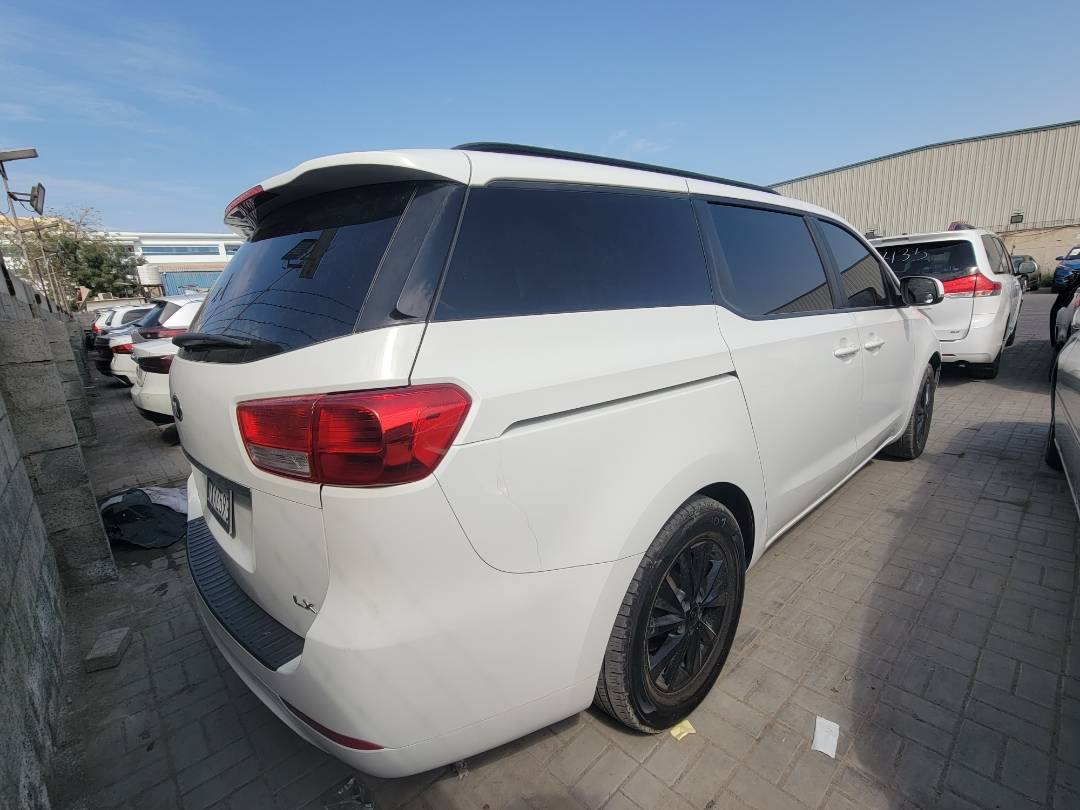 2017 KIA SEDONA — 209051 Miles — Lot H6232619 — Main - Marhaba Auctions Used Cars - Image 4