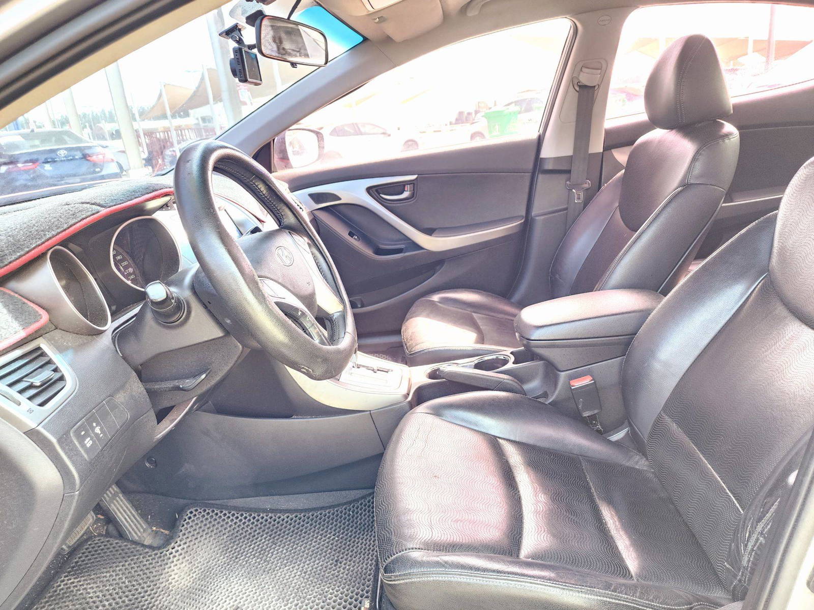 2011 HYUNDAI AVANTE — 175353 KM — Lot U170700 — Souq - Marhaba Auctions Used Cars - Image 8