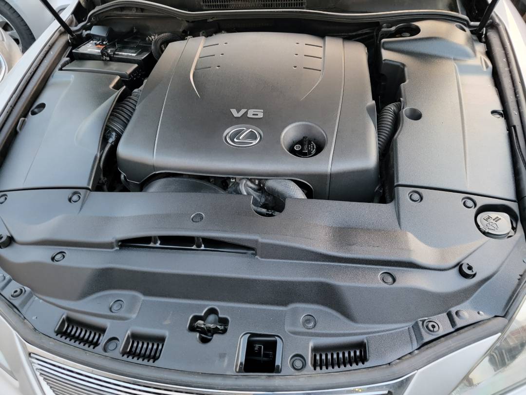 2006 LEXUS IS 250 — 207362 KM — Lot 62017369 — Souq - Marhaba Auctions Used Cars - Image 11