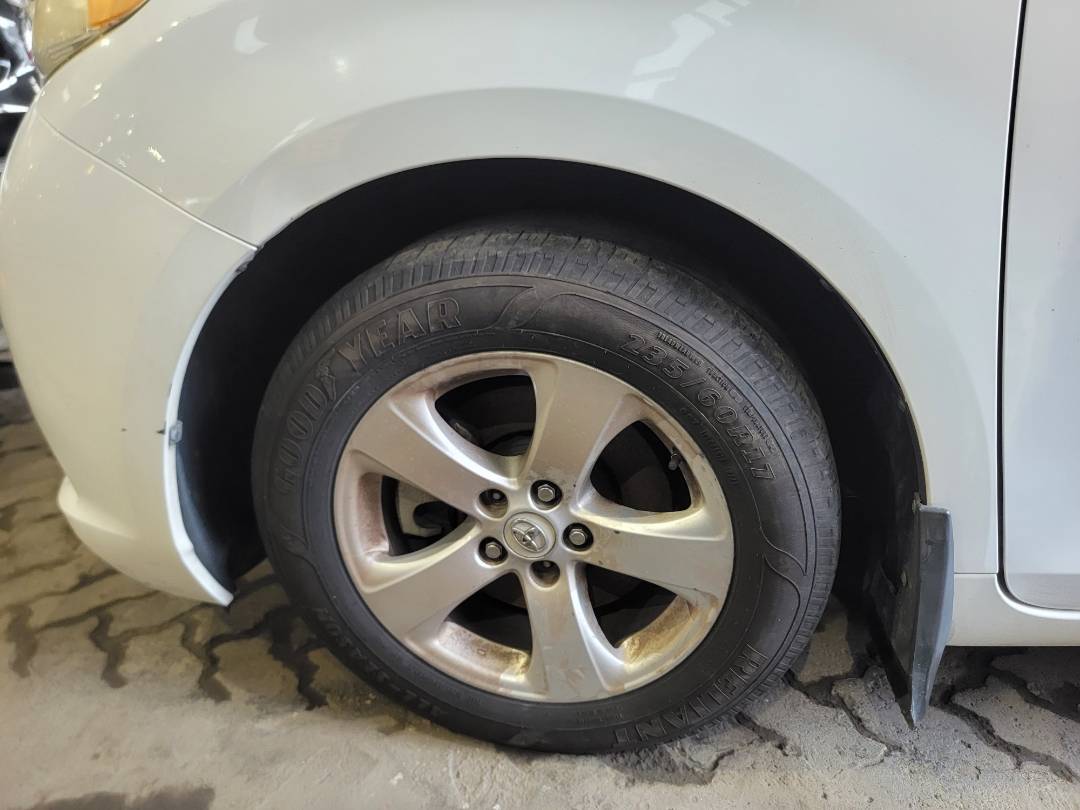 2014 TOYOTA SIENNA — 179361 Miles — Lot 38601826 — Main - Marhaba Auctions Used Cars - Image 9