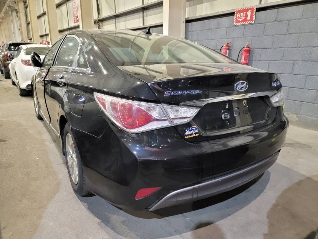2015 HYUNDAI SONATA — 143576 Miles — Lot 123024 — Main - Marhaba Auctions Used Cars - Image 5