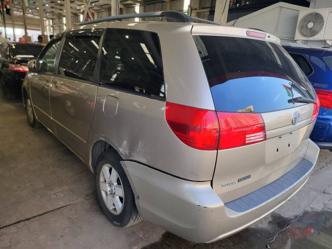 2004 TOYOTA SIENNA — 198527 Miles — Lot 37569322 - Marhaba Auctions Used Cars - Image 3