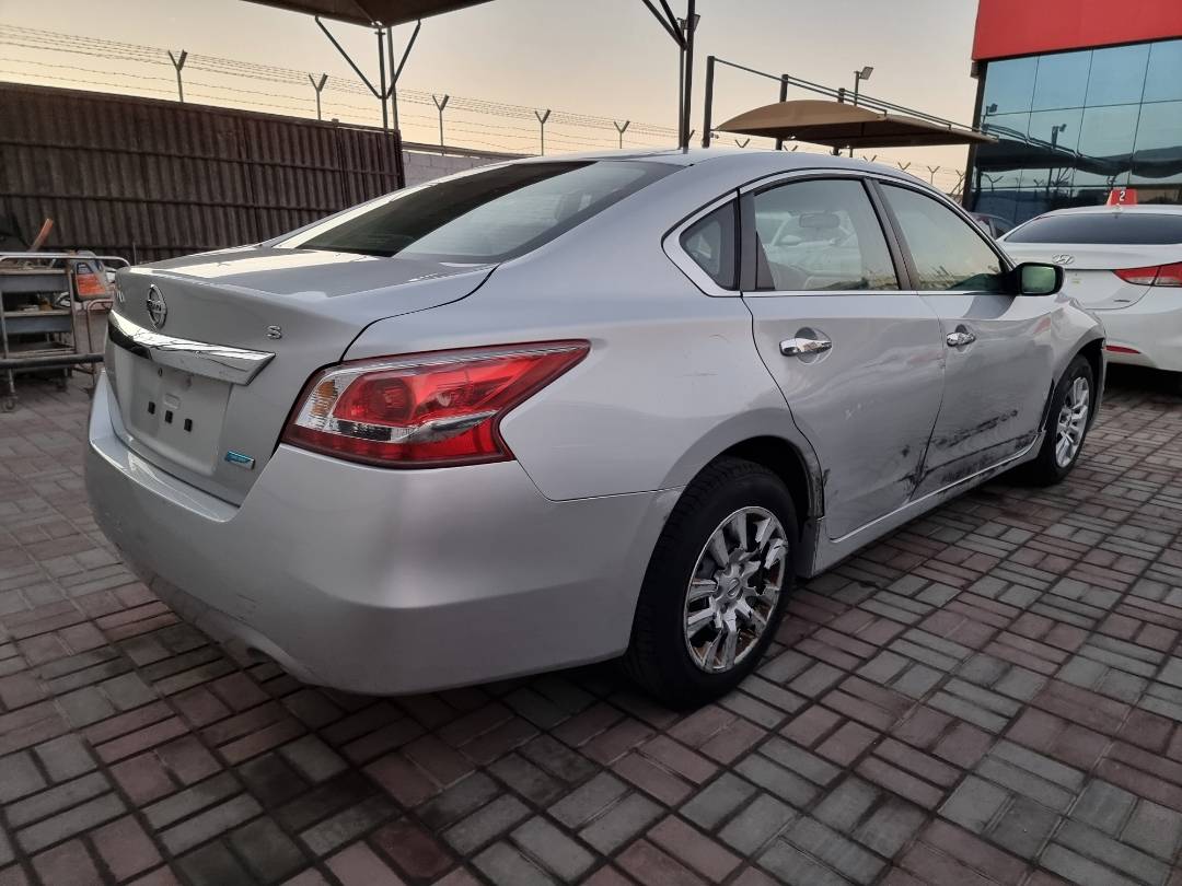 2013 NISSAN ALTIMA — 110564 Miles — Lot 124587 — Souq - Marhaba Auctions Used Cars - Image 4