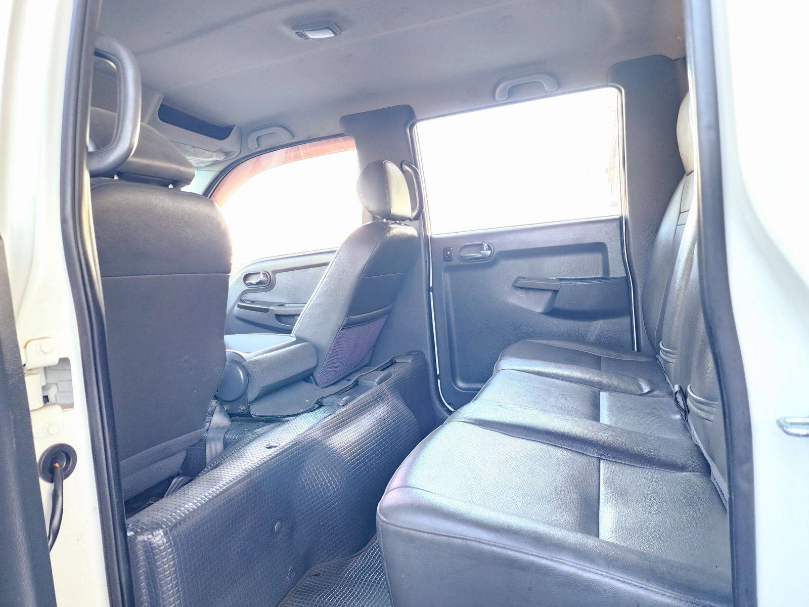 2011 KIA BONGO — 78852 KM — Lot 74ABK601010 — Souq - Marhaba Auctions Used Cars - Image 7