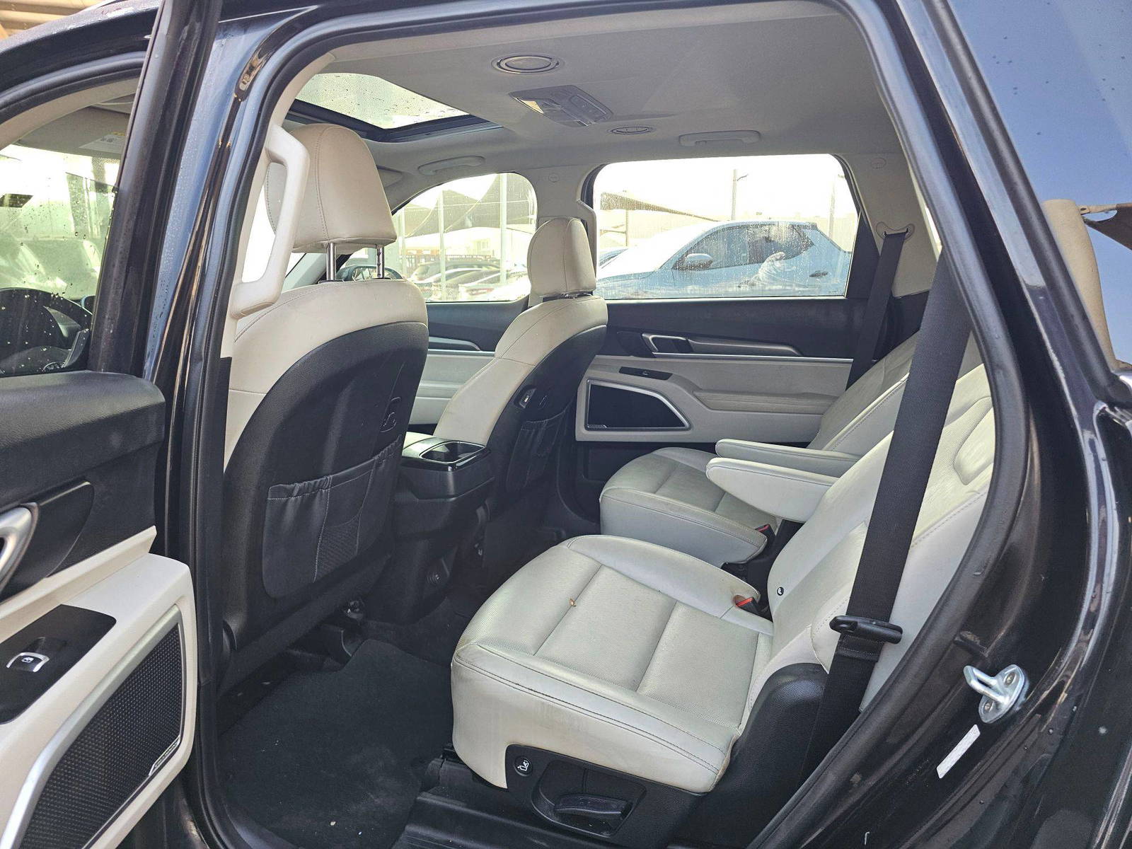 2020 KIA TELLURIDE — 95816 Miles — Lot 030089 — Souq - Marhaba Auctions Used Cars - Image 7