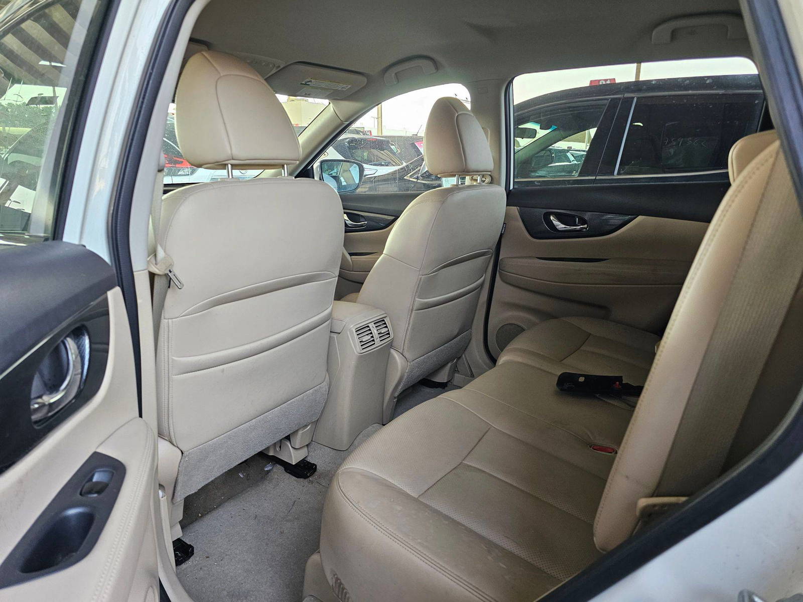 2015 NISSAN ROGUE — 169085 Miles — Lot C785935 — Souq - Marhaba Auctions Used Cars - Image 7