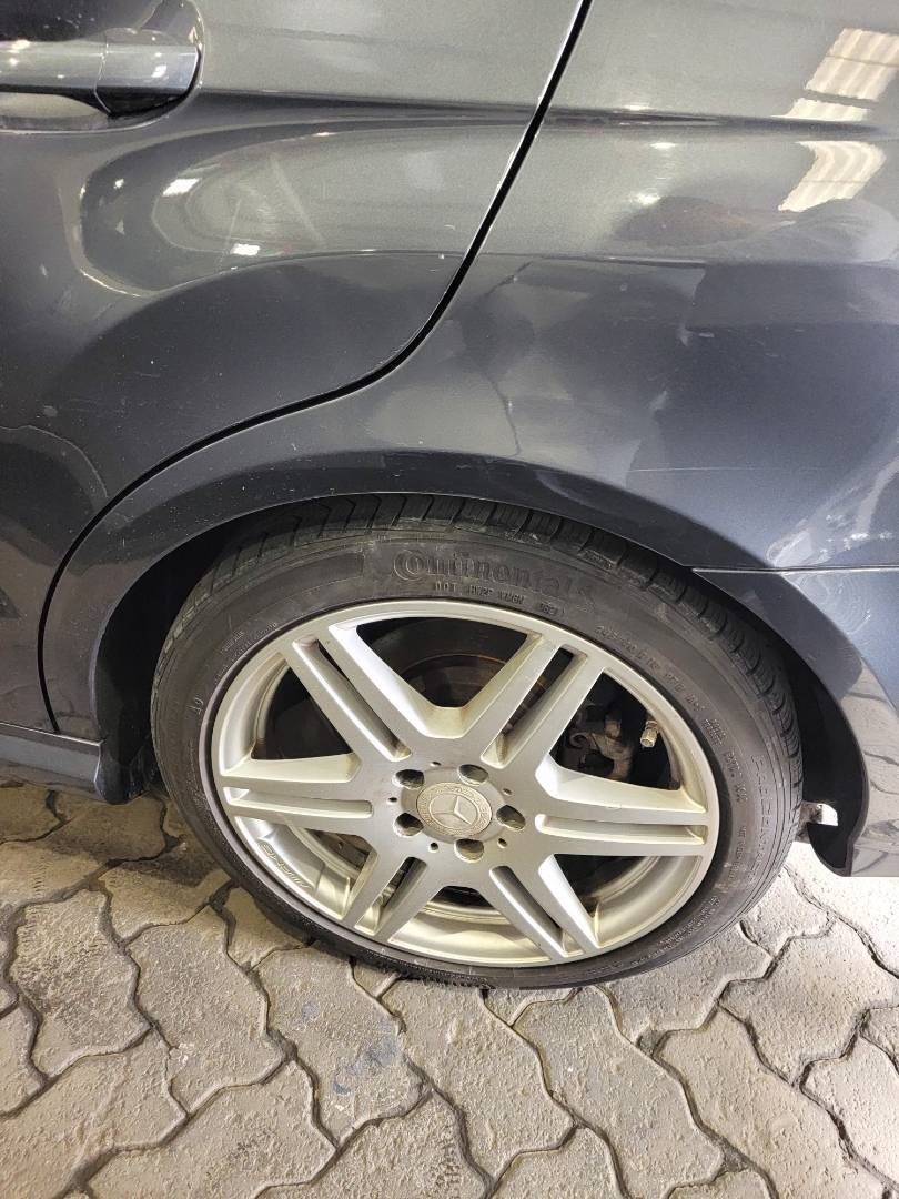 2011 MERCEDES BENZ E 350 — 190011 Miles — Lot BA282191 — Main - Marhaba Auctions Used Cars - Image 9