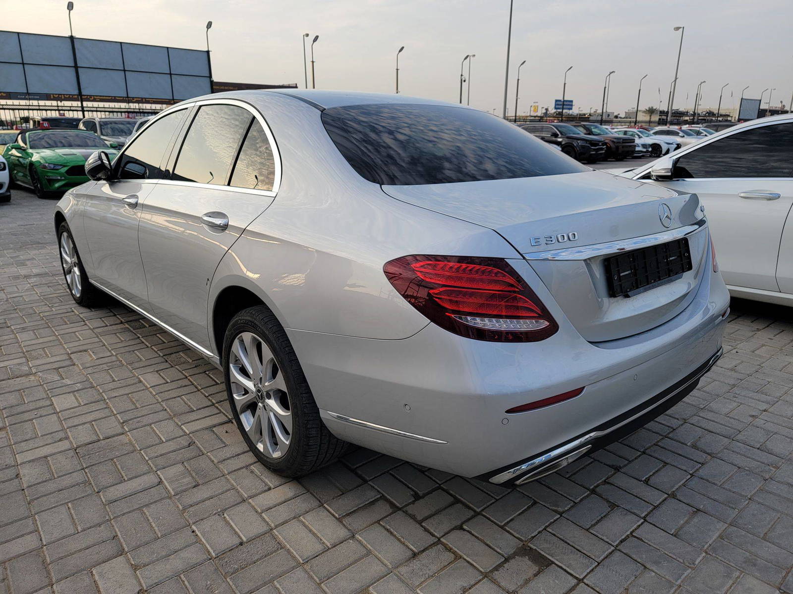 2018 MERCEDES BENZ E-300 — 186208 KM — Lot 374968 - Marhaba Auctions Used Cars - Image 5