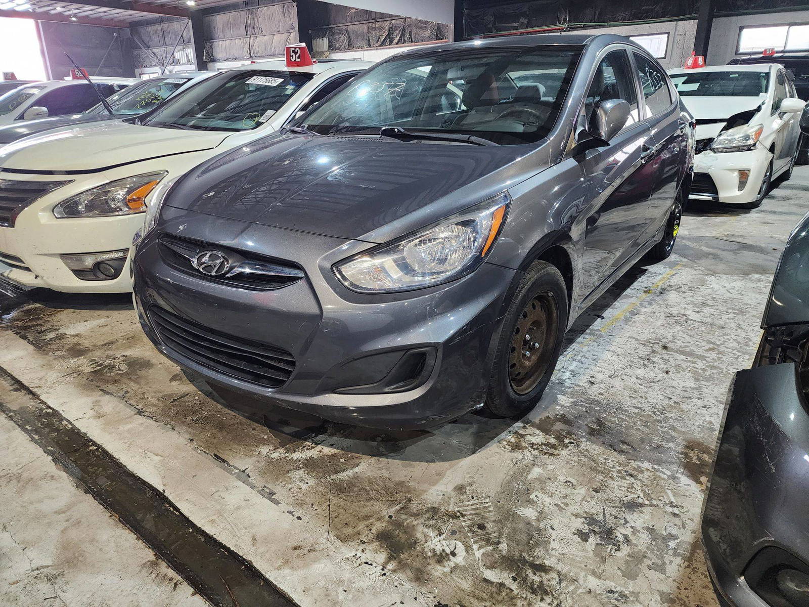 2013 HYUNDAI ACCENT — 121097 KM — Lot 363529 — Al Quoz - Marhaba Auctions Used Cars - Image 3