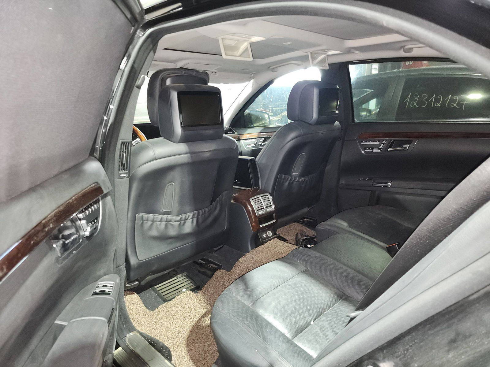 2010 MERCEDES BENZ S 500 — 265572 KM — Lot 290412 — Souq - Marhaba Auctions Used Cars - Image 7