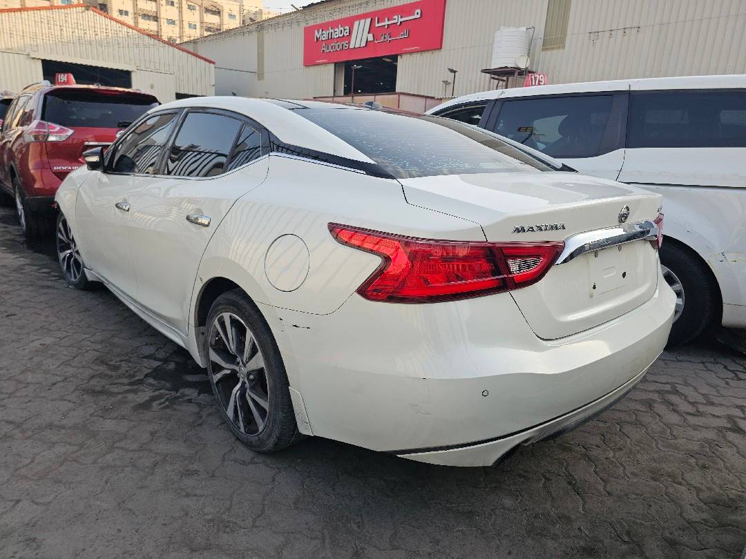 NISSAN MAXIMA
