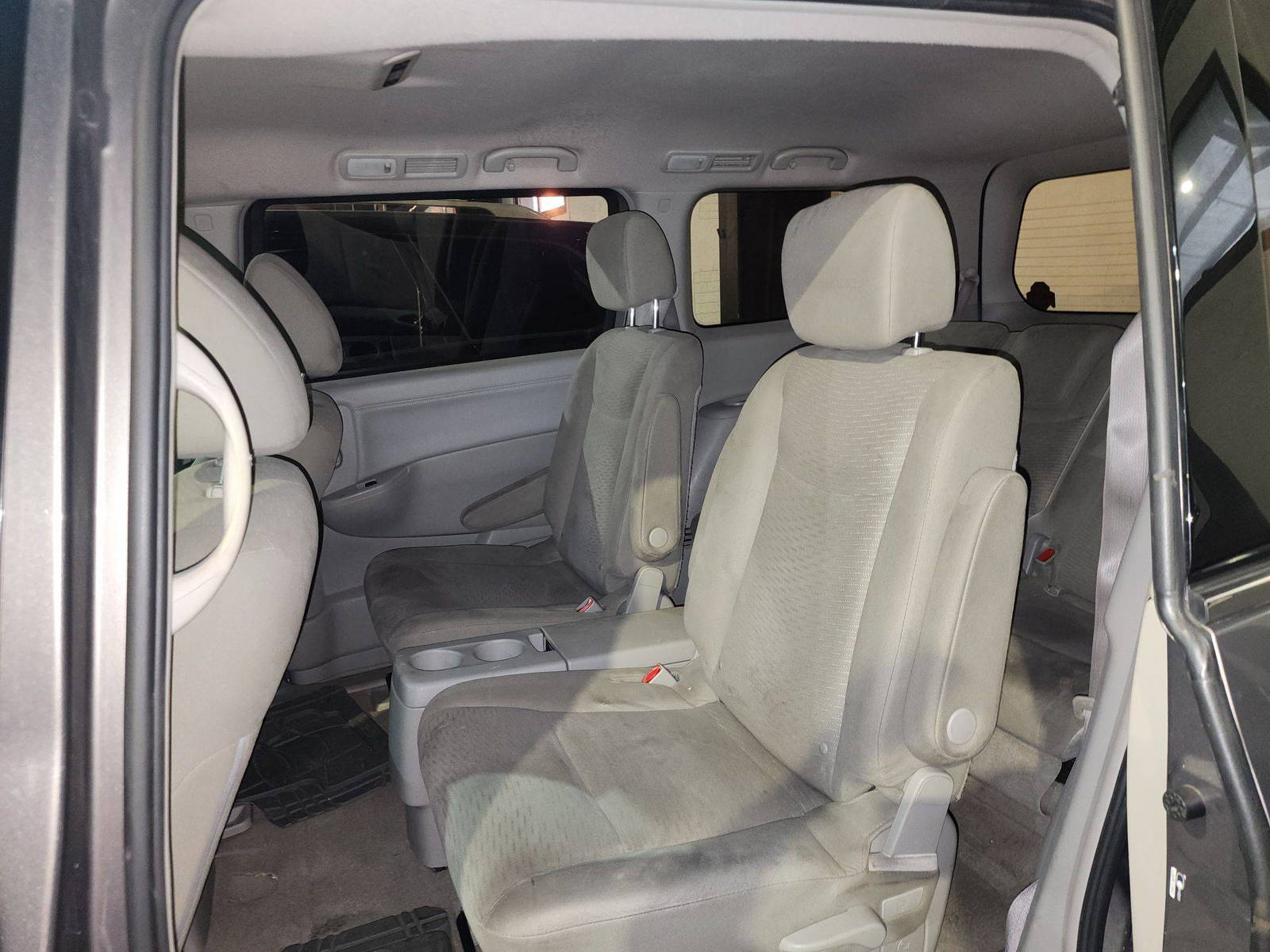 2016 NISSAN QUEST — 181445 Miles — Lot 9156139 — Al Quoz - Marhaba Auctions Used Cars - Image 7